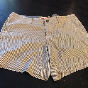 NWOT 10 GAP Jeans Navy Stripe Shorts 🌟